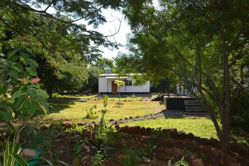 Kamunjila Lodge 48/50