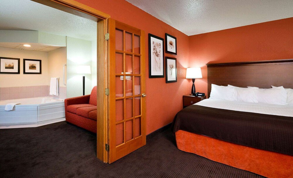 Americinn By Wyndham Manitowoc 10/26