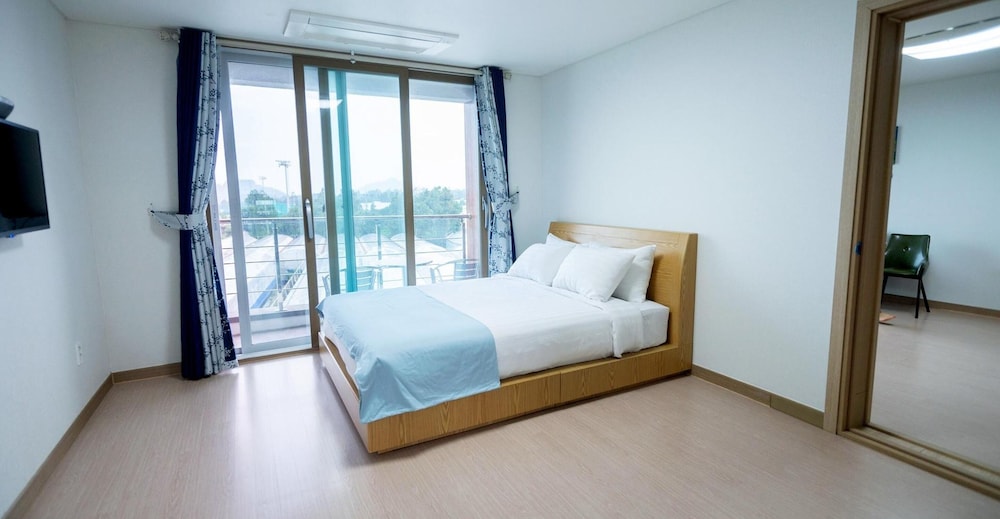 Seogwipo Dorame Pension 6/23
