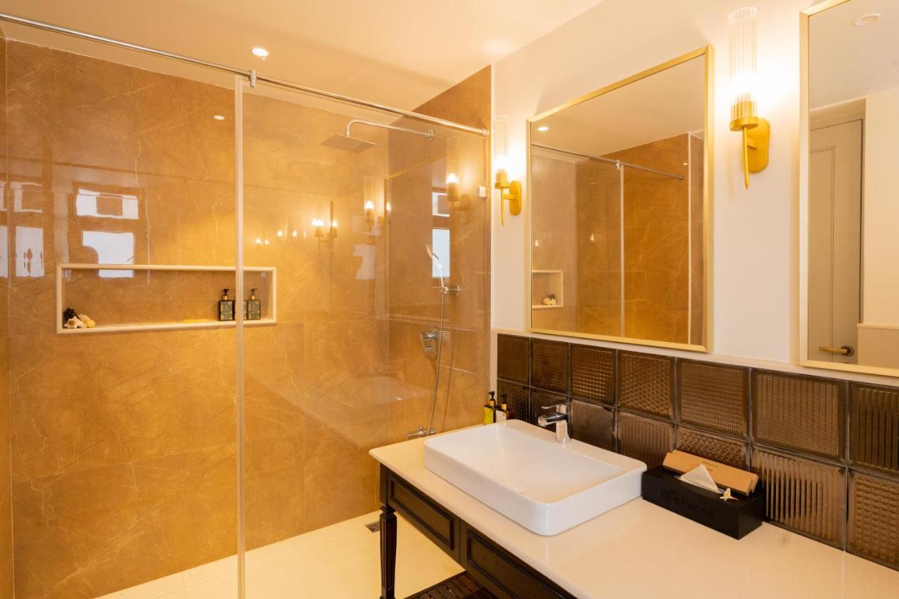 ELIVAAS 4BHK with Pvt Pool in Arpora Lumin 48/55
