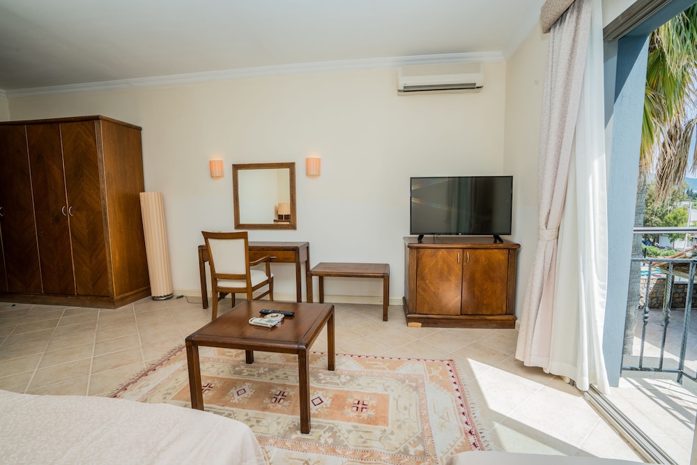 Amilla Beach Resort 44/50