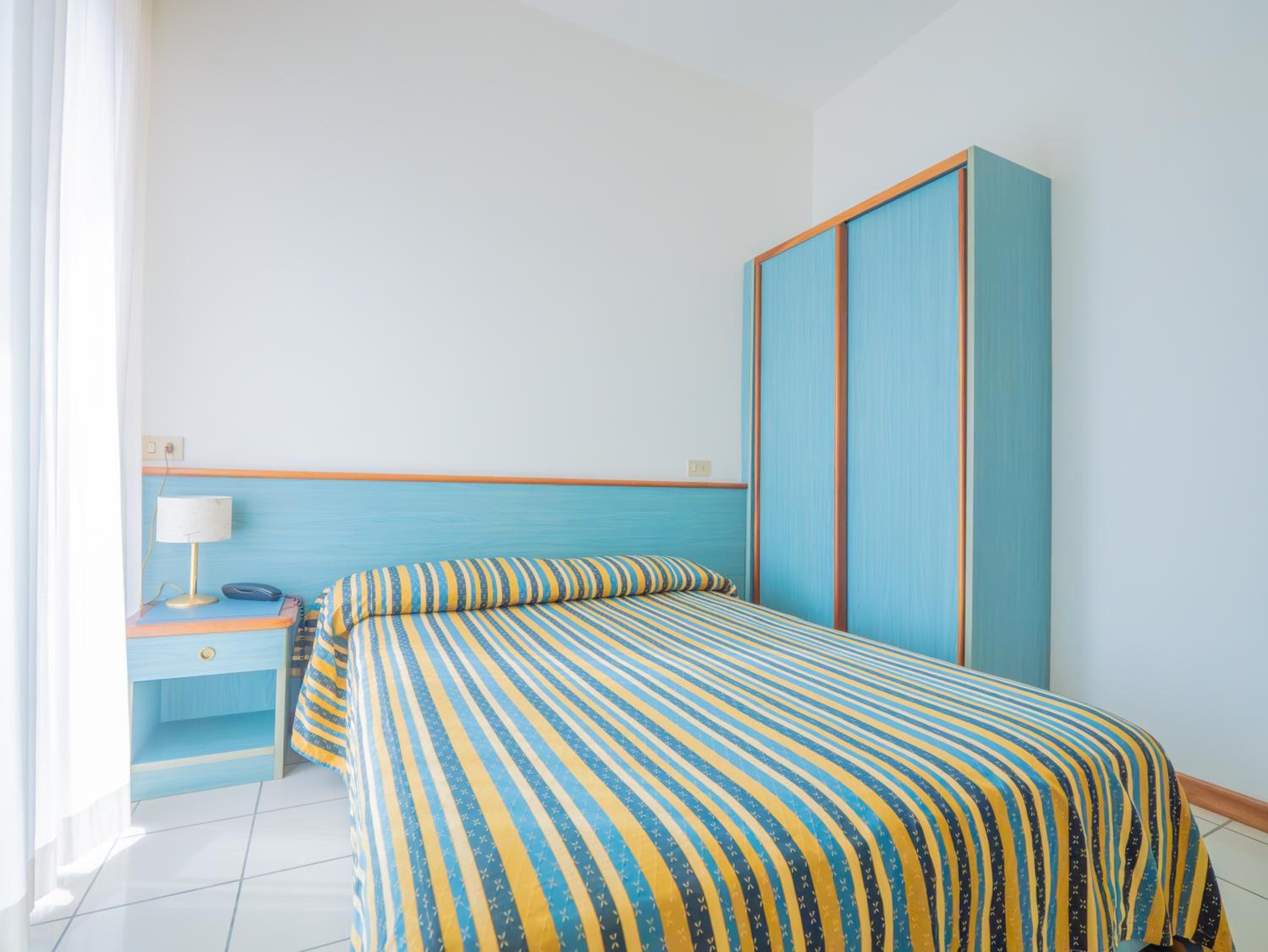Room, Single