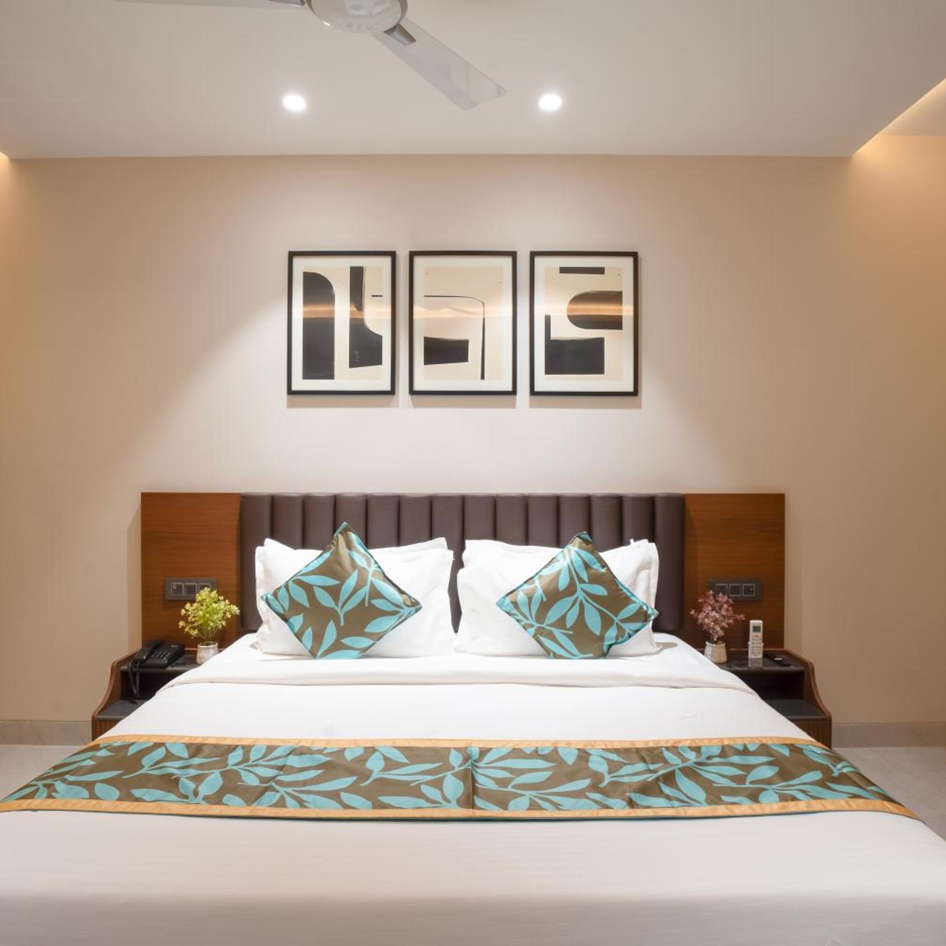Saltstayz Premier Naraina Vihar 19/60