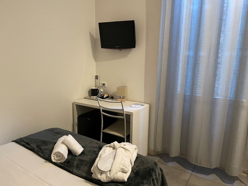 HOTEL ANNA LIVIA 53/56