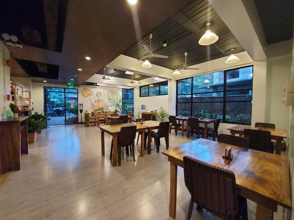 Acacia Garden Inn 48/66