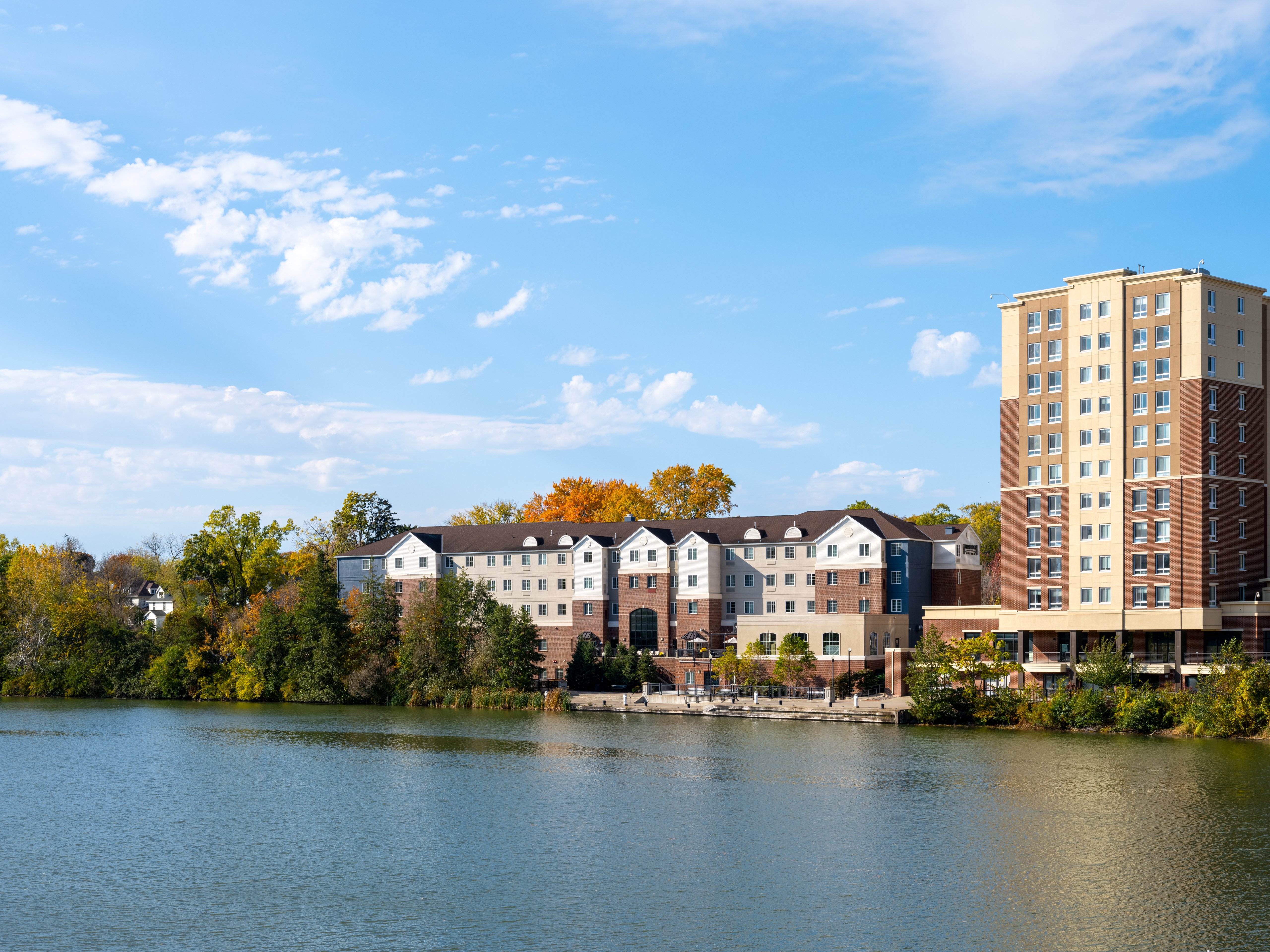 STAYBRIDGE SUITES ROCHESTER - UNIVERSITY 75/78