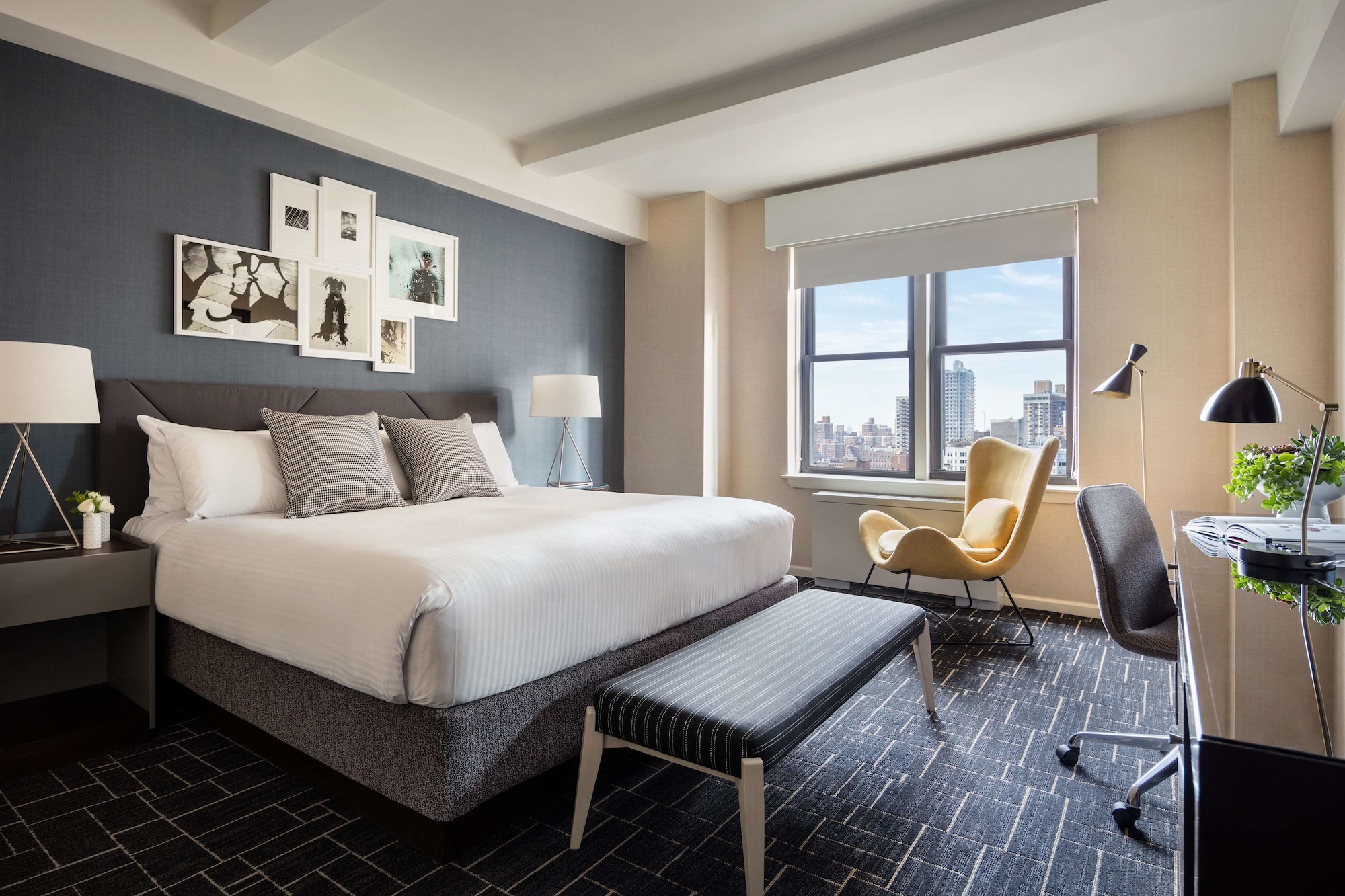 ROOM, QUEEN BED, ACCESSIBLE