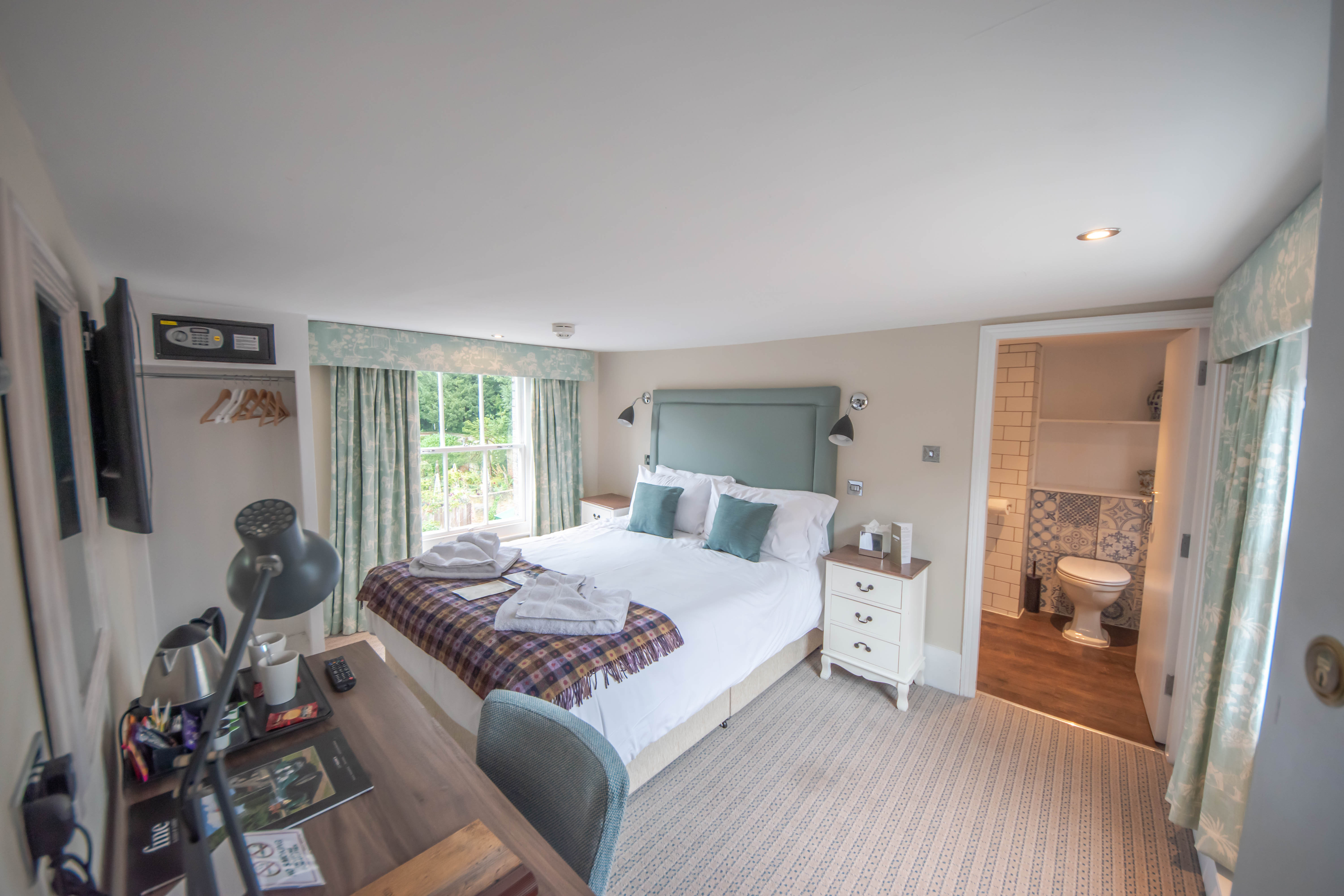 Norfolk Arms Hotel 18/55