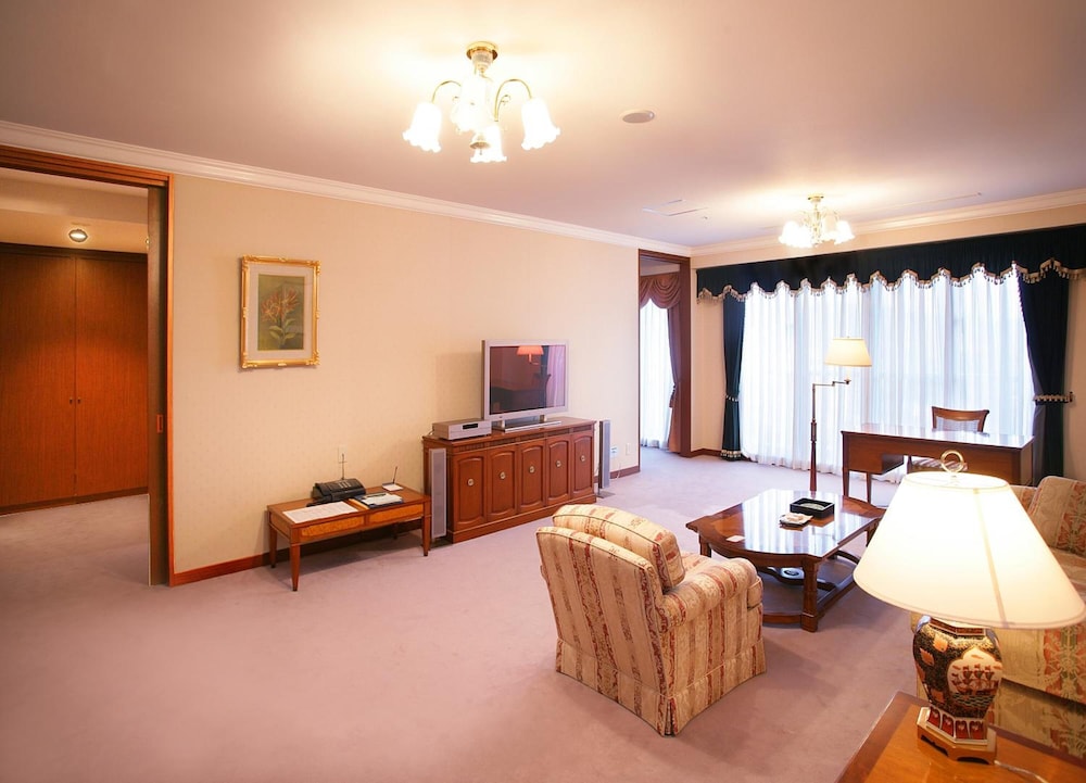 HOTEL PARENS ONOYA 4/28