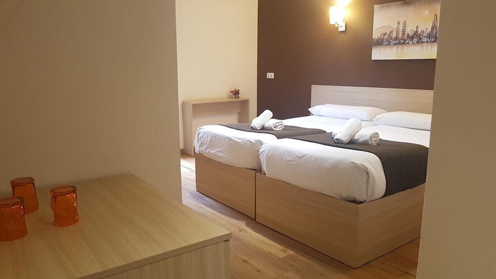 Hostal Barcelona Travel 9/35