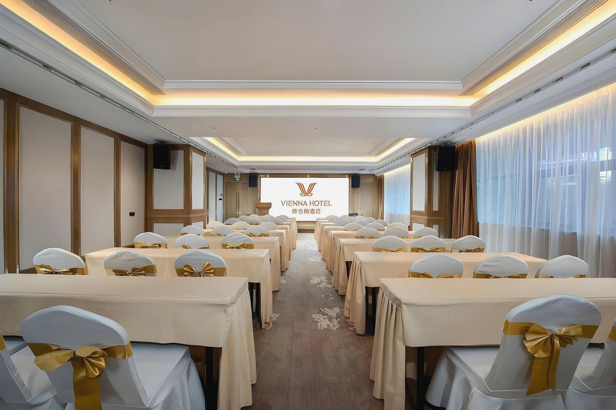 Vienna Hotel (Shenzhen Aiguo Road) 33/40
