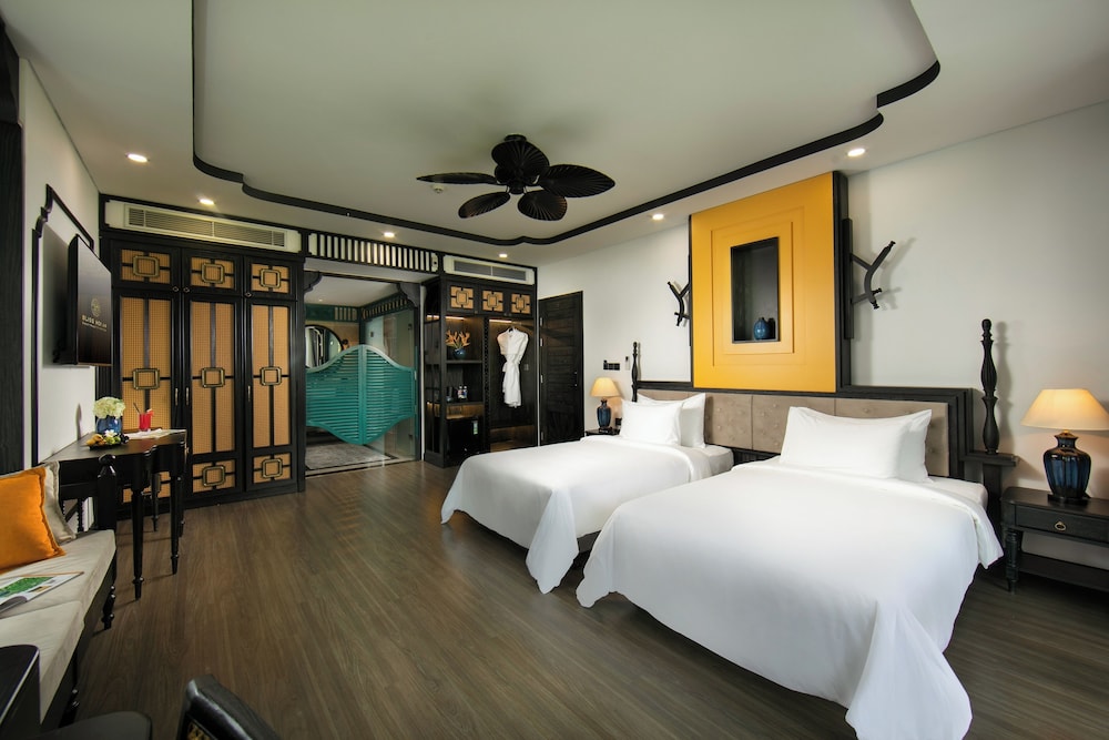 Inner, Twin Beds