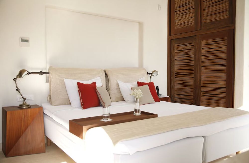 Belvedere, Villa, 3 King Beds, Water Front, 3 Sofa, Main Building
