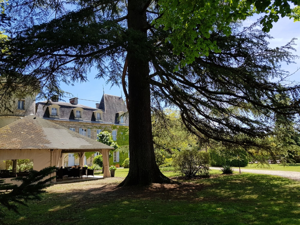 Chateau De Lalande 64/72
