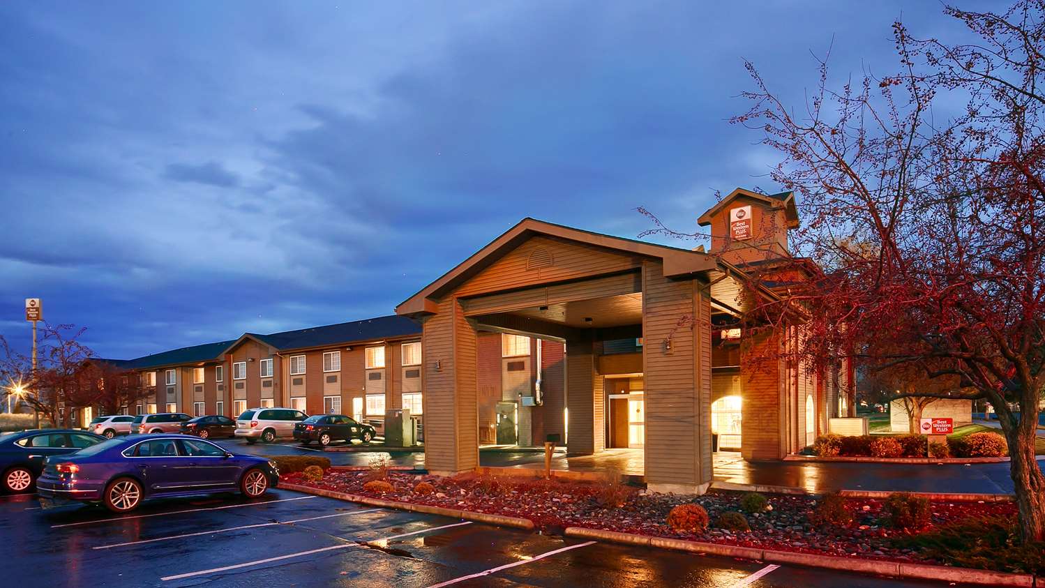 Best Western Plus Rama Inn & Suites 1/9