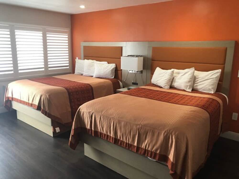 Presidio Inn 6/33