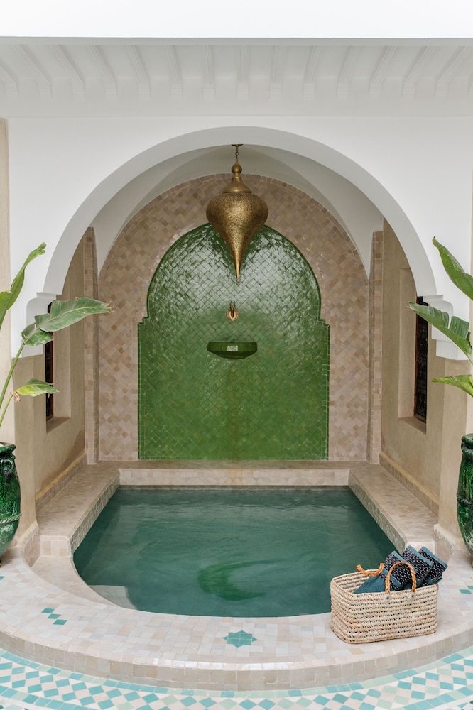Riad 107 33/50