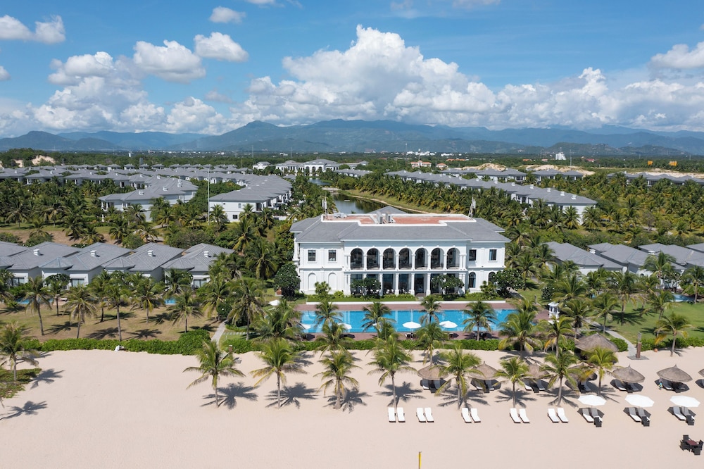 Melia Vinpearl Cam Ranh Beach Resort 10/74