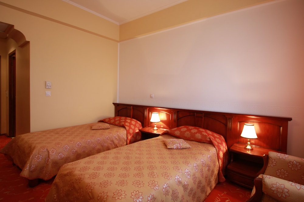 Mara Hotel 10/62