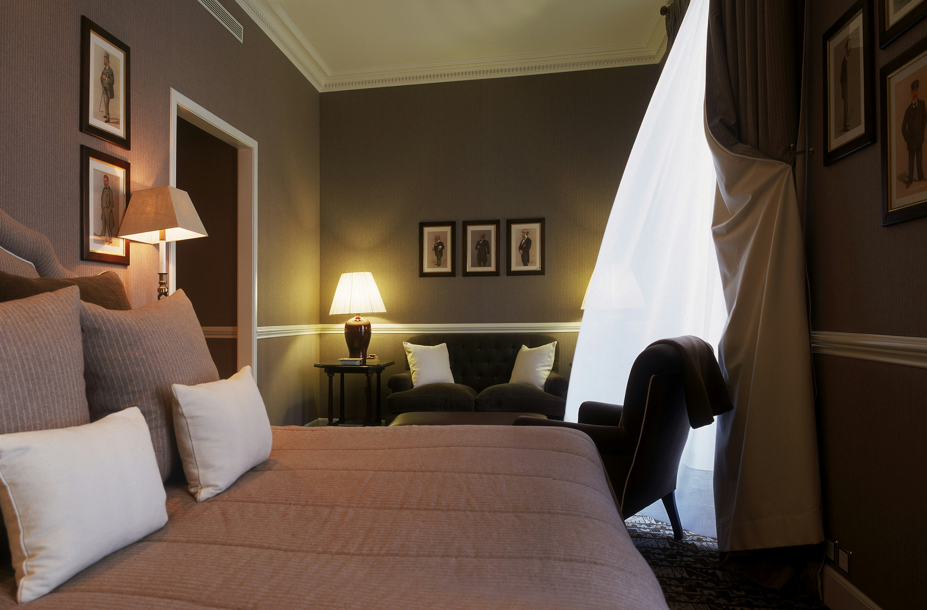 PREMIUM, KING BED