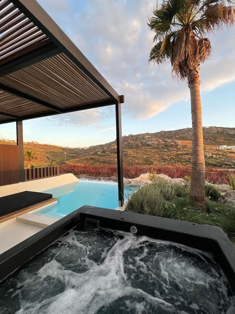 Ftelia Black Villas 23/50
