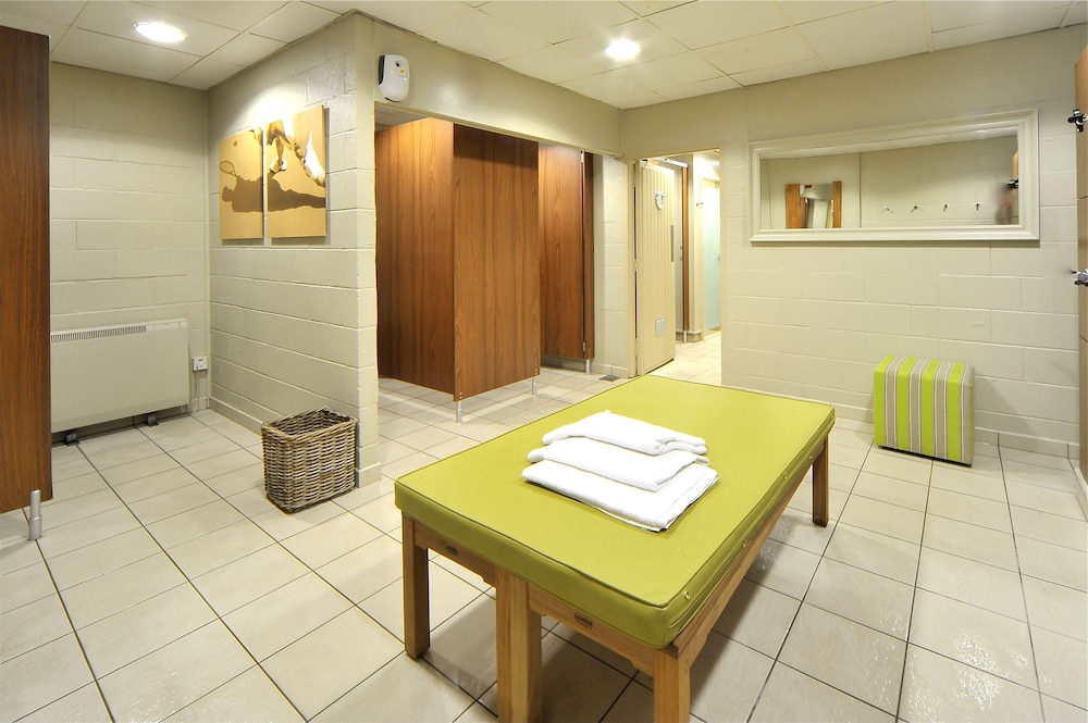 Eight Acres Hotel 30/39