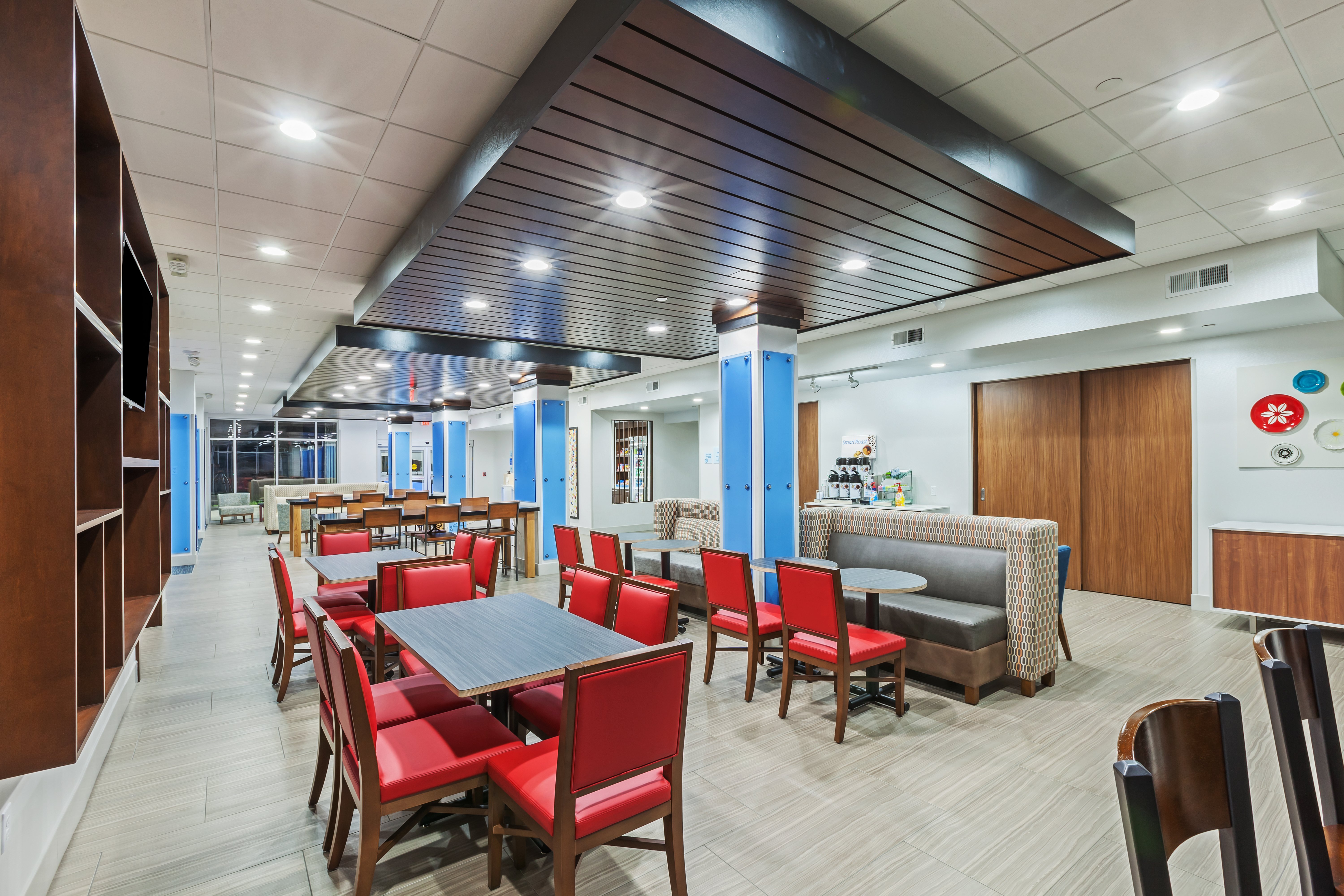 HOLIDAY INN EXPRESS & SUITES COFFEYVILLE 38/48