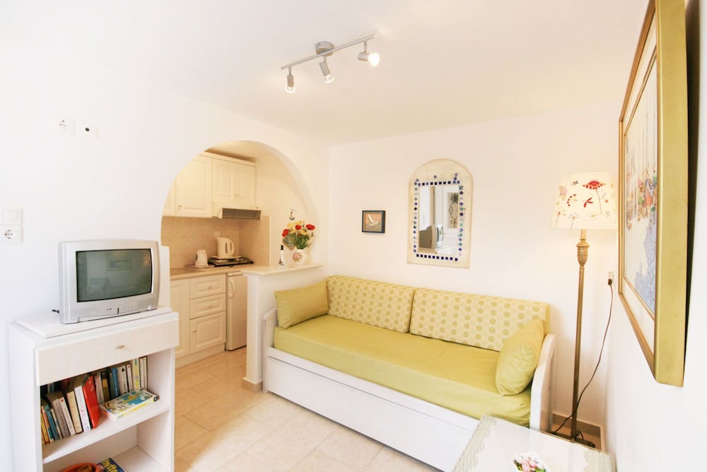 Leonardos Apartments 32/50