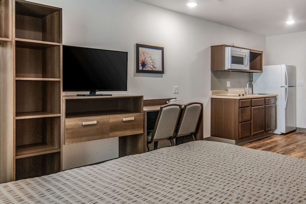 WoodSpring Suites North Ft Worth Alliance TX Speedway 31/38