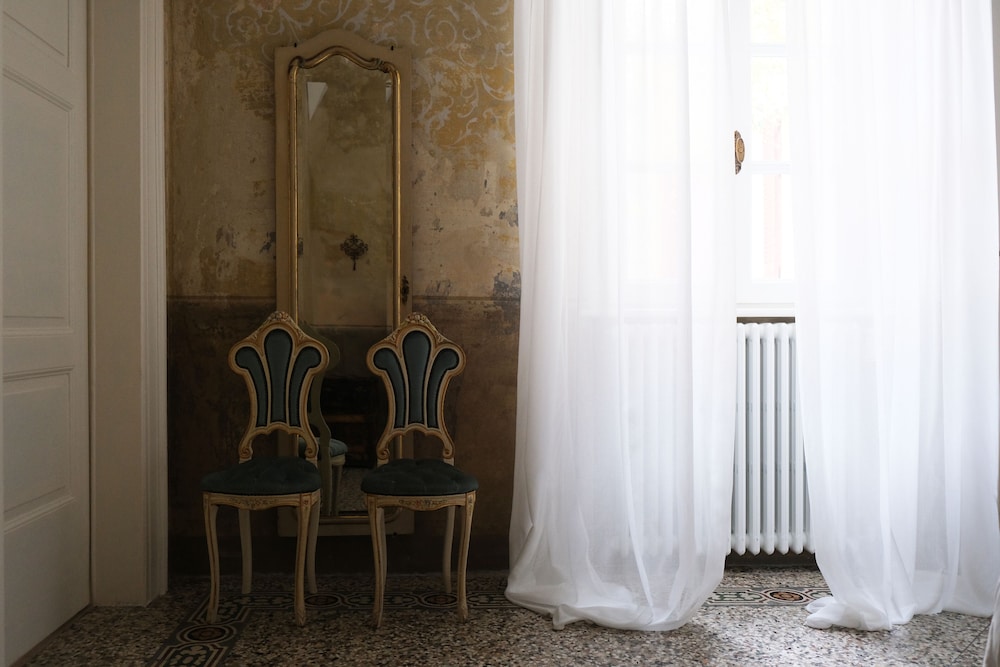 Palazzo Albricci Peregrini 17/50