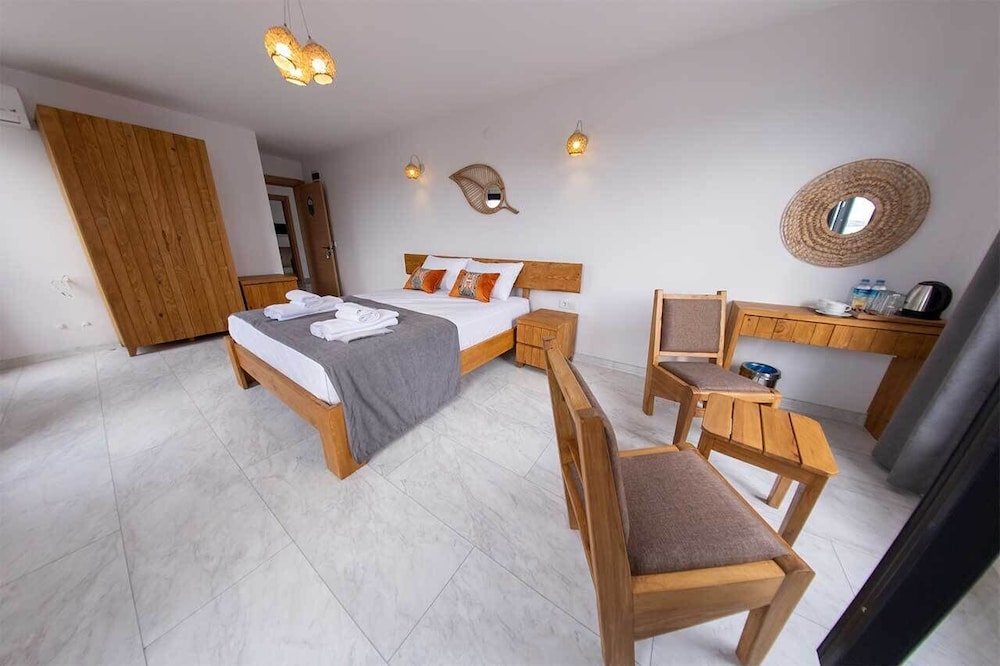 Foca Kybele Hotel 6/17