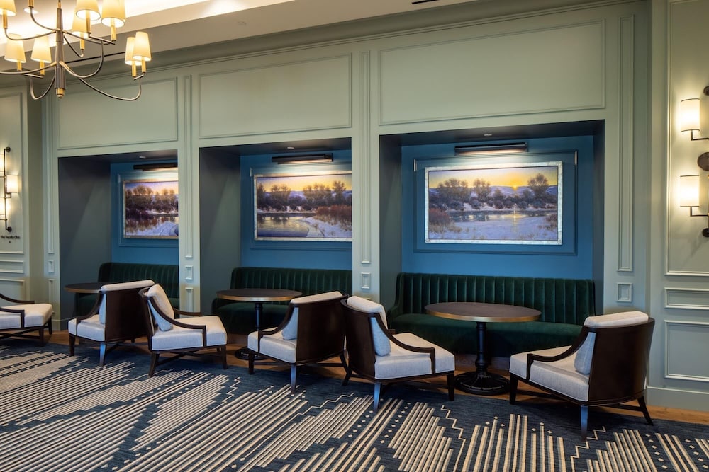 The Benson Hotel and Faculty Club 55/61