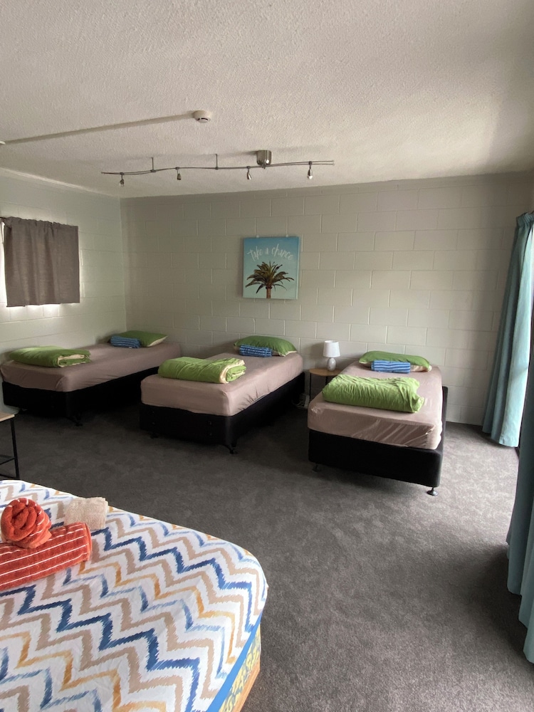Bay of Islands Lodge 38/45