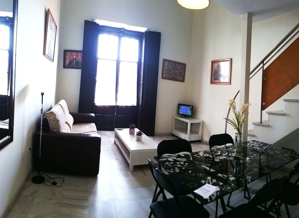 Apartamentos Larga 70 60/80