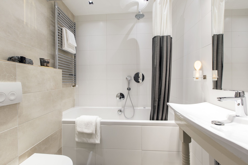 Grand Canal Boutique Hotel 54/58