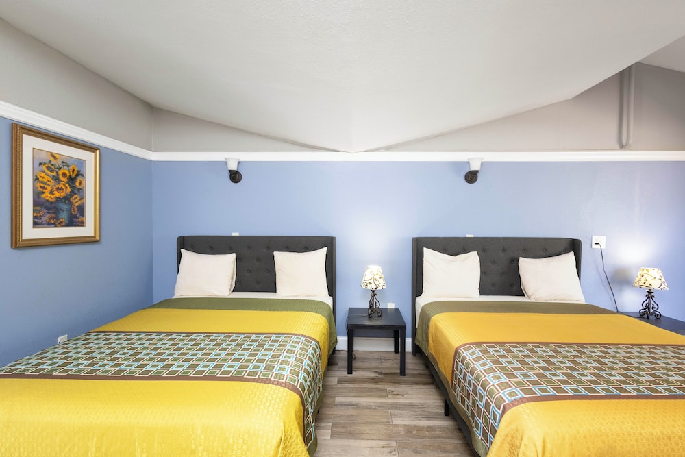 Warm Mineral Springs Motel 5/45