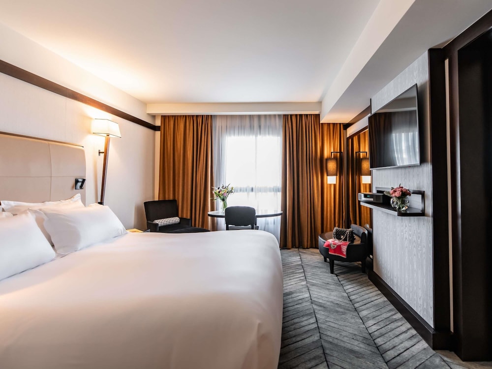 JUNIOR SUITE, KING BED