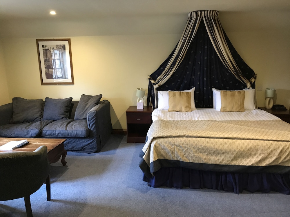 Deddington Arms 9/34