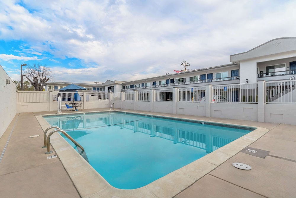 Motel6 San Jose, CA - Convention Center 39/60