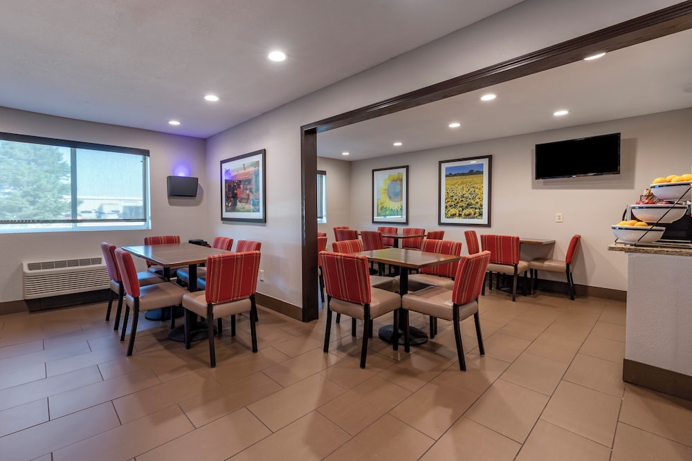 Comfort Inn and Suites Hays I-70 41/46