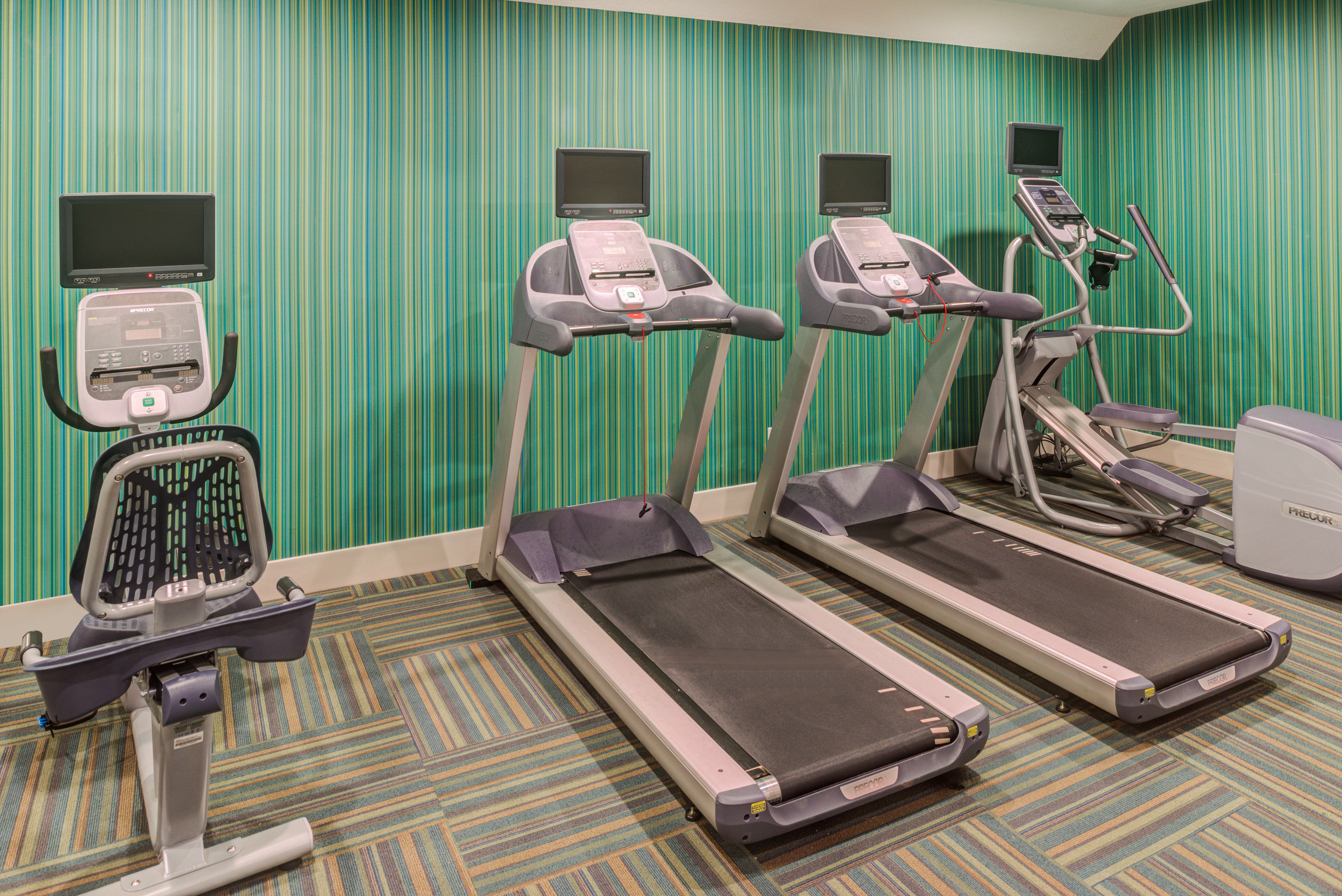 HOLIDAY INN EXPRESS NEWBERG - WINE COUNTRY 36/60