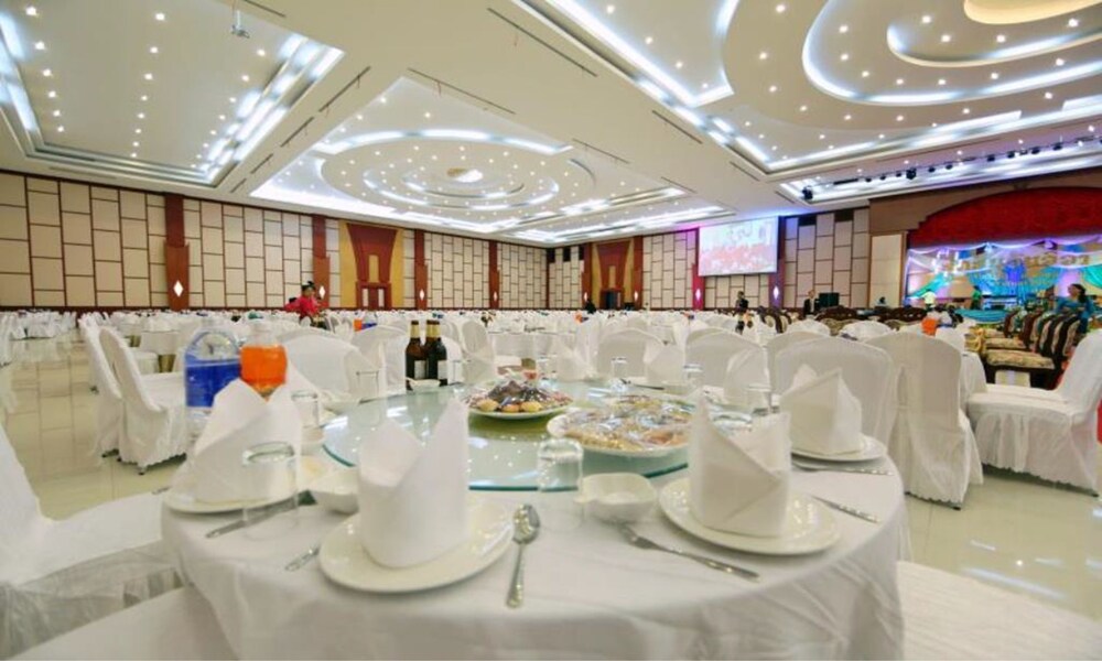 Arawan Riverside Hotel 48/65