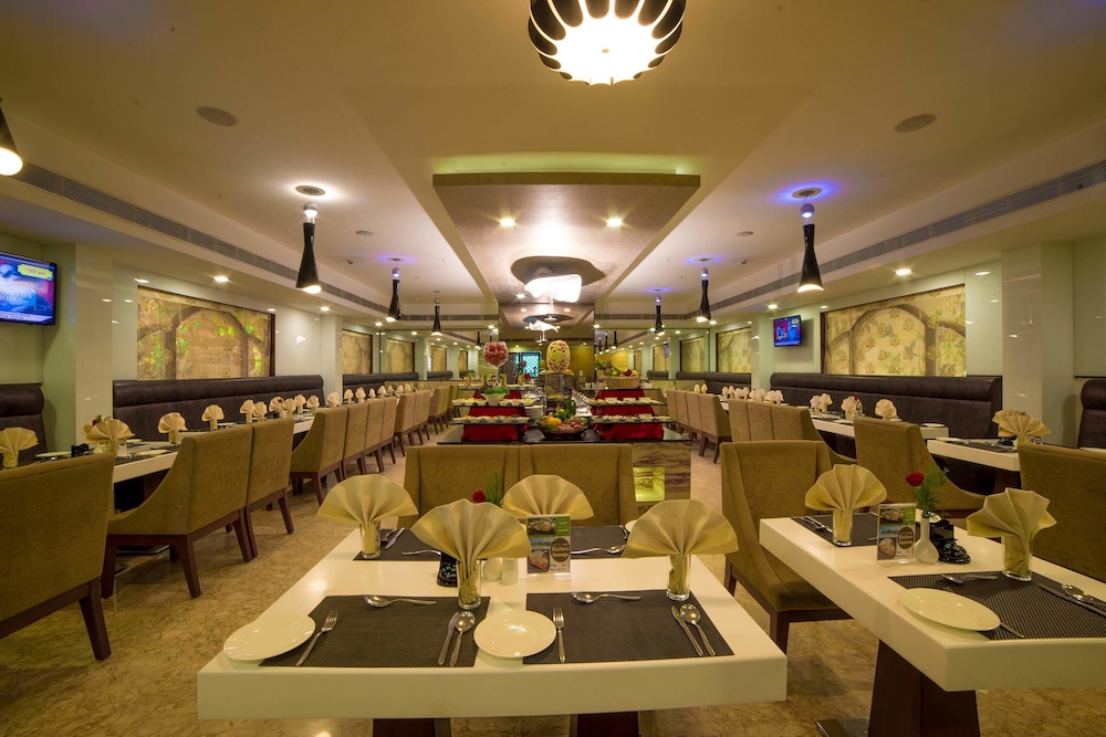 HOTEL RAJ PARK(FORMELY -RAMADA RAJ PARK INN) 56/63
