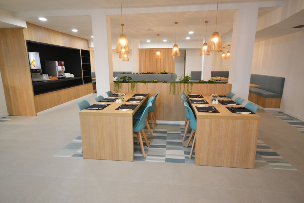 Ohasis Boutique Suites 38/50