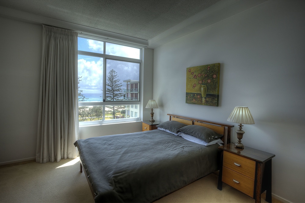Kirra Beach Apartments 37/78