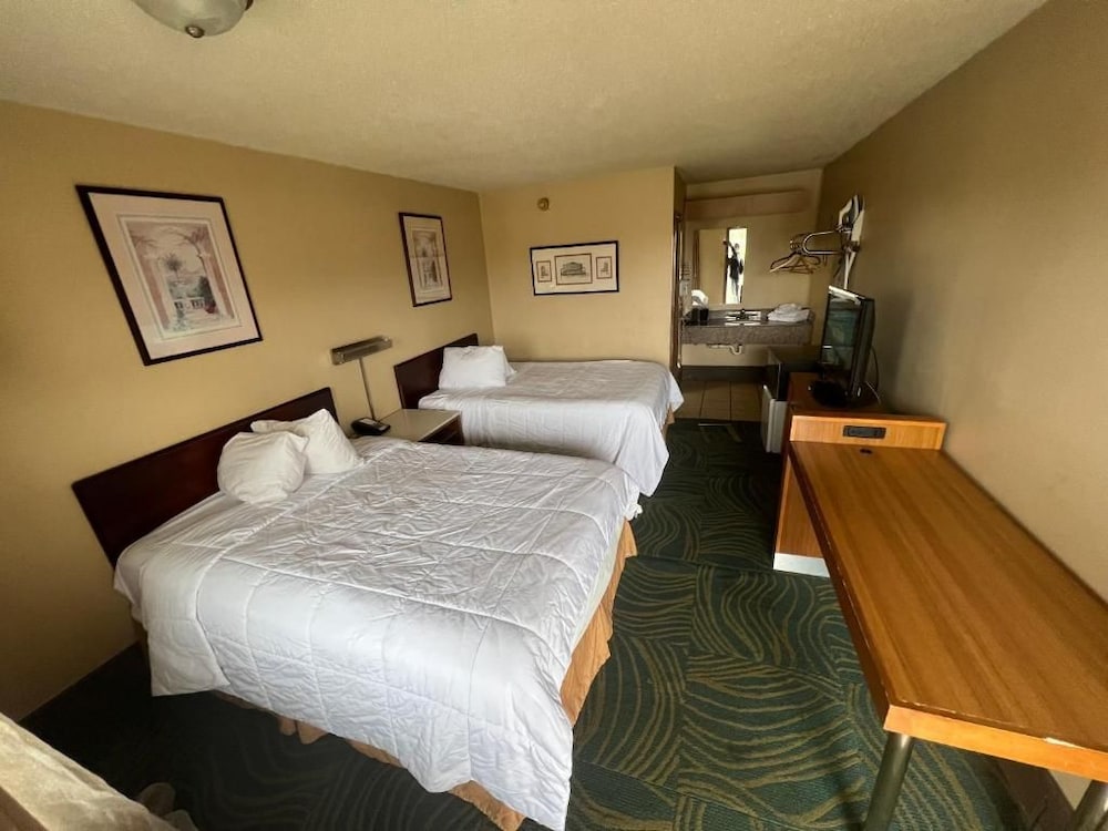 Hilltop Inn 12/38