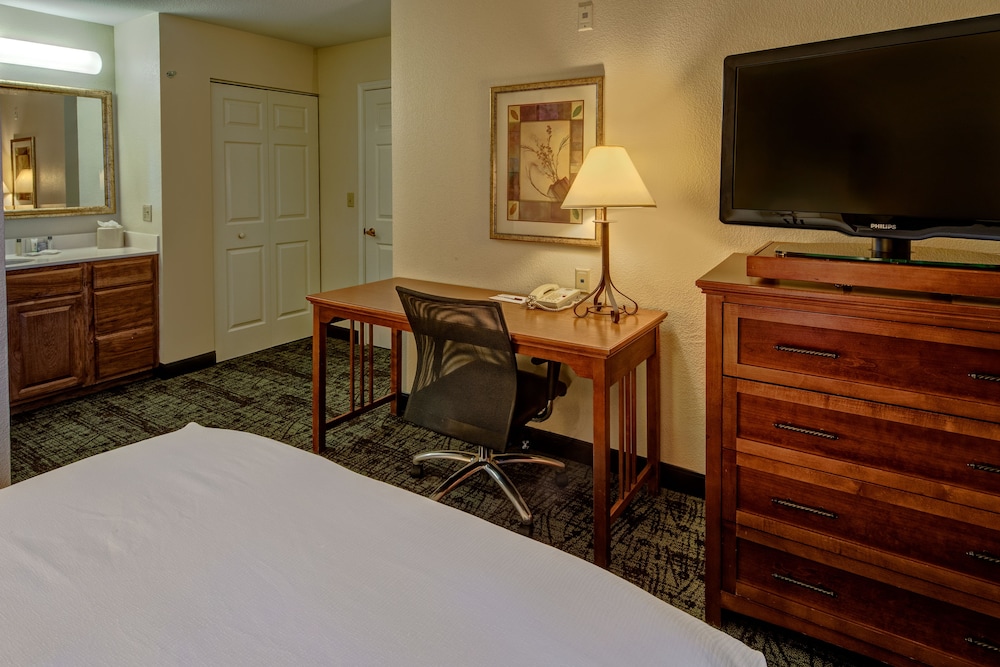 Staybridge Suites Denver - Cherry Creek 19/60