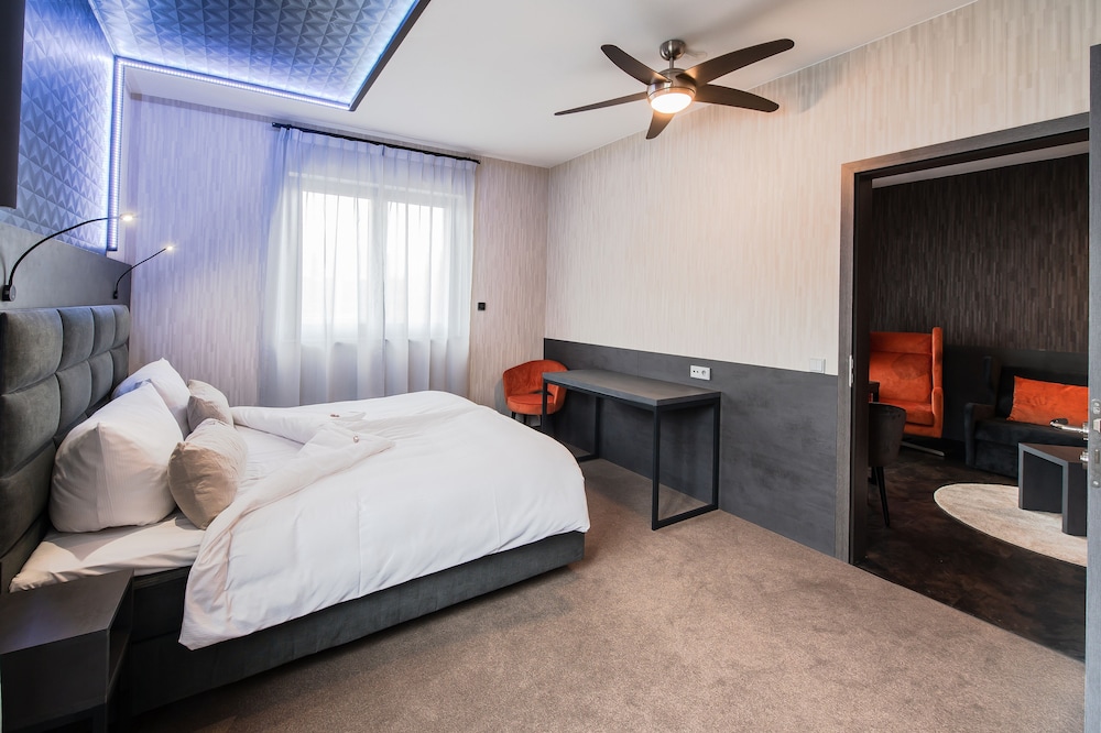 premium by GS Hotel 7/50