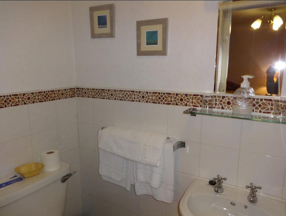 Aberdour Guest House 20/22