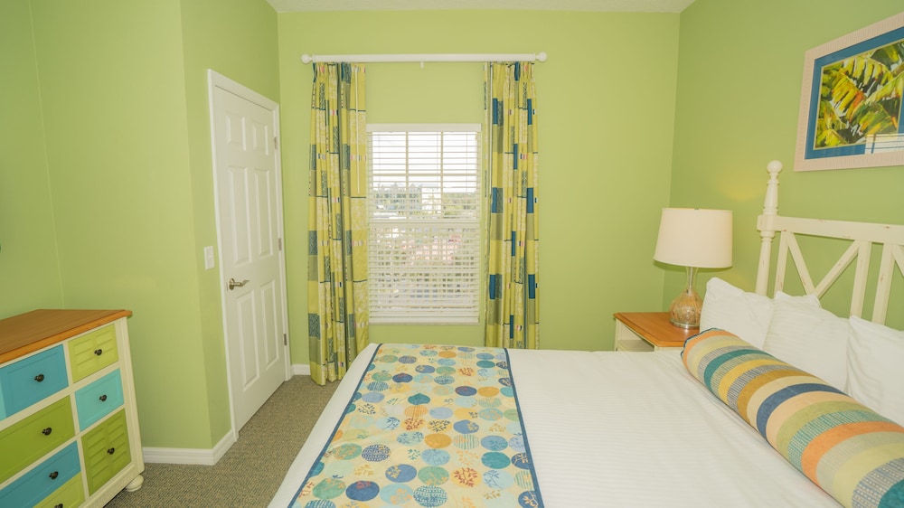 Barefoot Suites 19/69